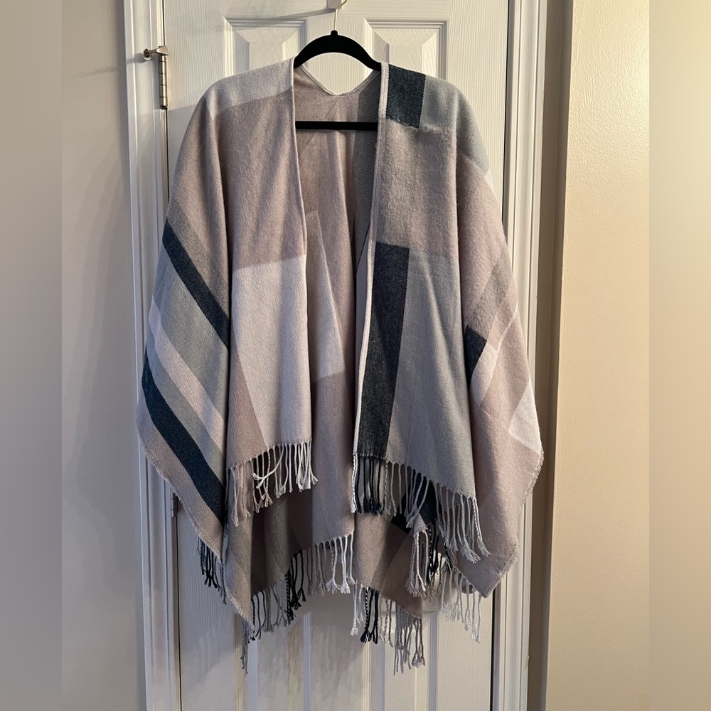 Banana Republic Women’s Shawl